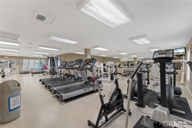 Detail Gallery Image 37 of 40 For 260 Cagney Ln #205,  Newport Beach,  CA 92663 - 2 Beds | 1 Baths