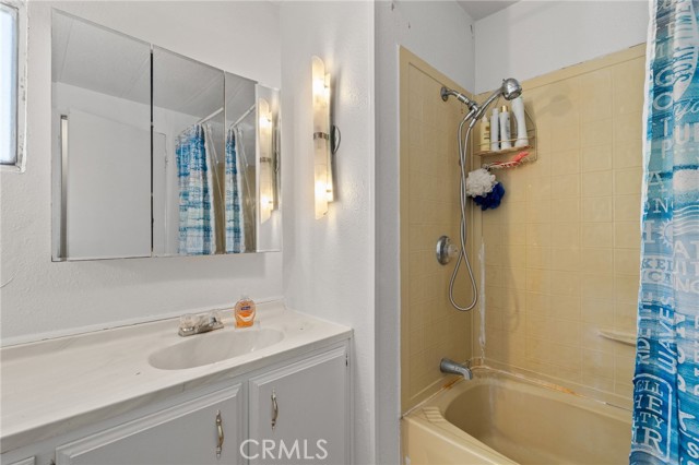 Detail Gallery Image 13 of 23 For 308 Nita Ln, Bakersfield,  CA 93308 - 2 Beds | 2 Baths