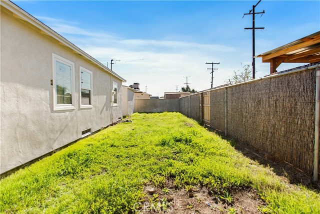 Detail Gallery Image 27 of 31 For 2117 N Keene, Los Angeles,  CA 90059 - 3 Beds | 1 Baths