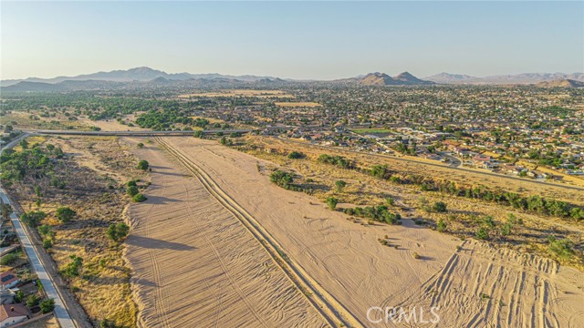 13290 Riverview Drive, Victorville CA: https://media.crmls.org/medias/bdff8196-d39a-429e-8a47-e830c8d753e7.jpg