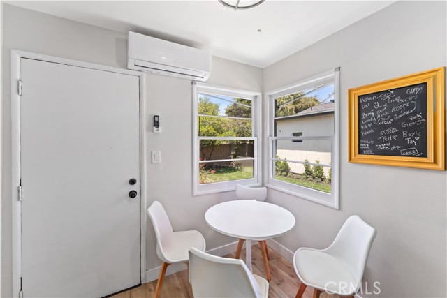 923 W Maple Avenue, Orange CA: https://media.crmls.org/medias/bdffa17c-a698-455d-b151-e7cddcd7c2e7.jpg
