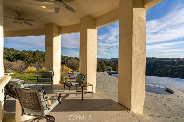 Detail Gallery Image 17 of 74 For 4342 Shadow Canyon Rd, Templeton,  CA 93465 - 7 Beds | 5 Baths