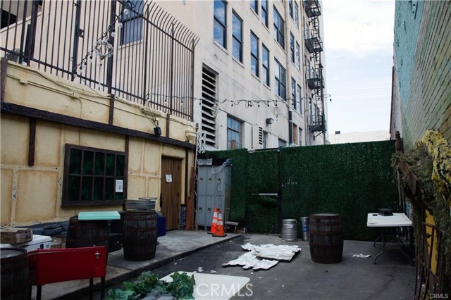 6379 Hollywood Boulevard, Los Angeles CA: https://media.crmls.org/medias/be00a036-fb83-4e82-b09d-e2a5b6f8b1e2.jpg