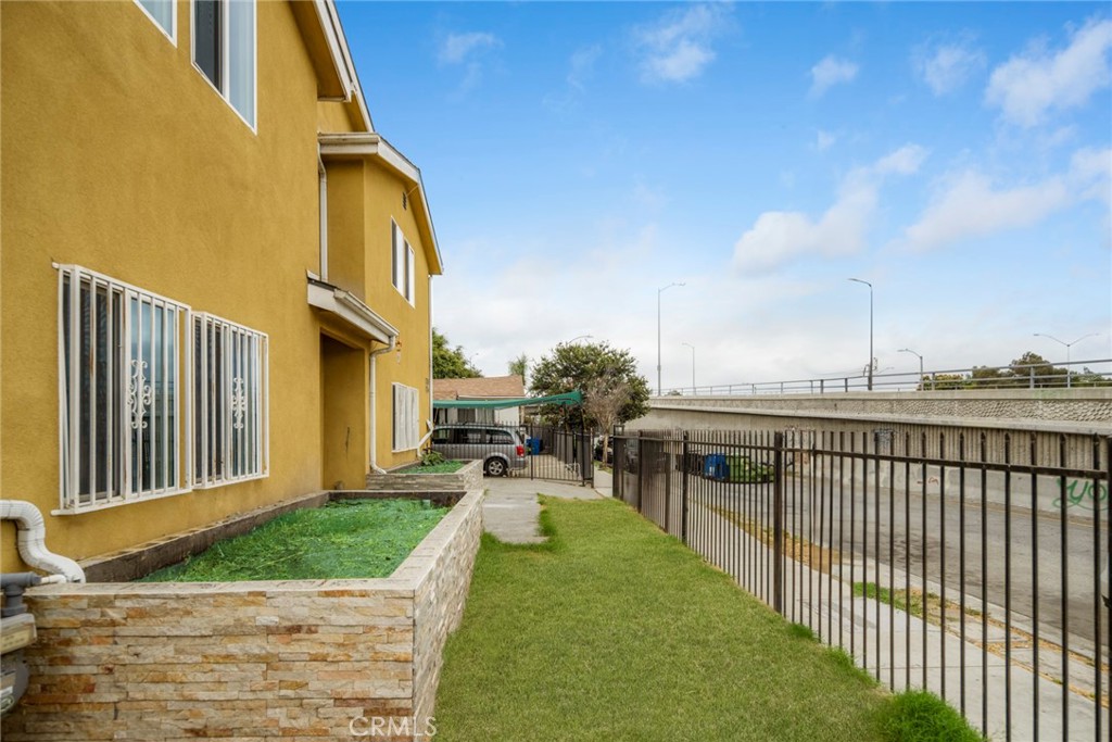 MLS #WS25226167 image #2