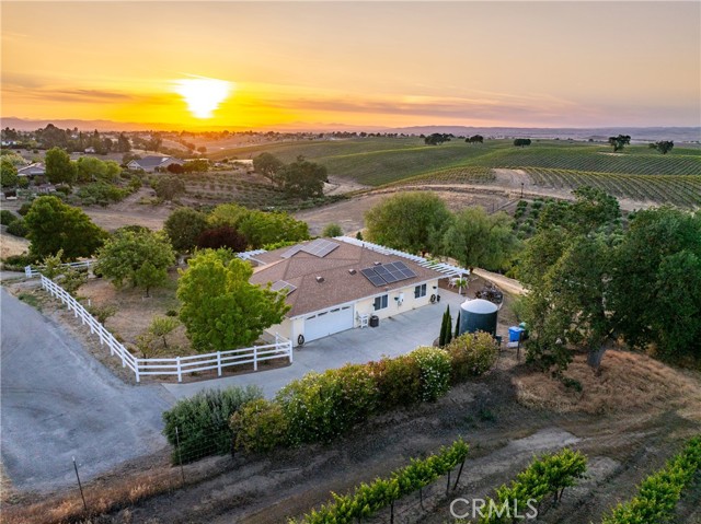 5015 Stagg Hill Place, Paso Robles CA: https://media.crmls.org/medias/be026705-5835-45cf-ae10-e9a459b7c9e1.jpg