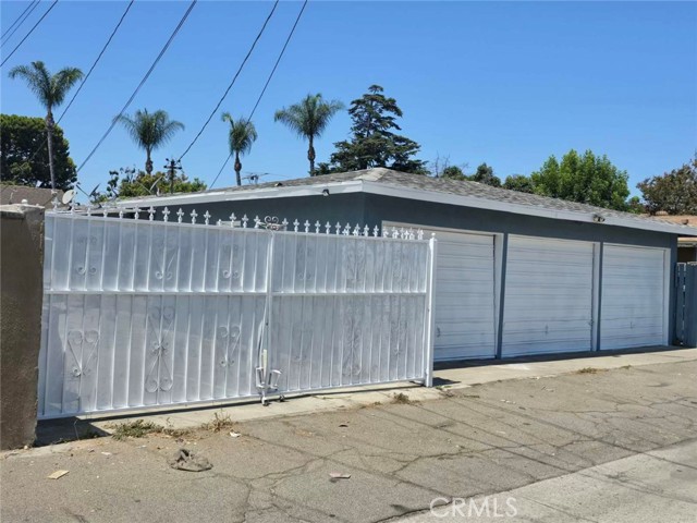 722 N Philadelphia Street, Anaheim CA: https://media.crmls.org/medias/be02e766-9a92-43f1-9434-0e4f643fdd87.jpg