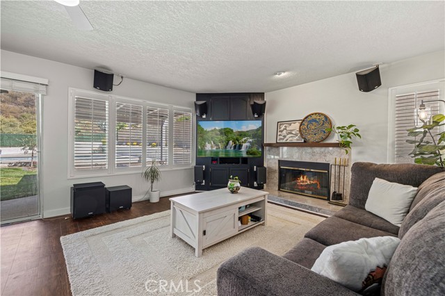 28777 Kathleen Avenue, Saugus CA: https://media.crmls.org/medias/be036cab-df31-4234-a73e-29ed92112cbb.jpg
