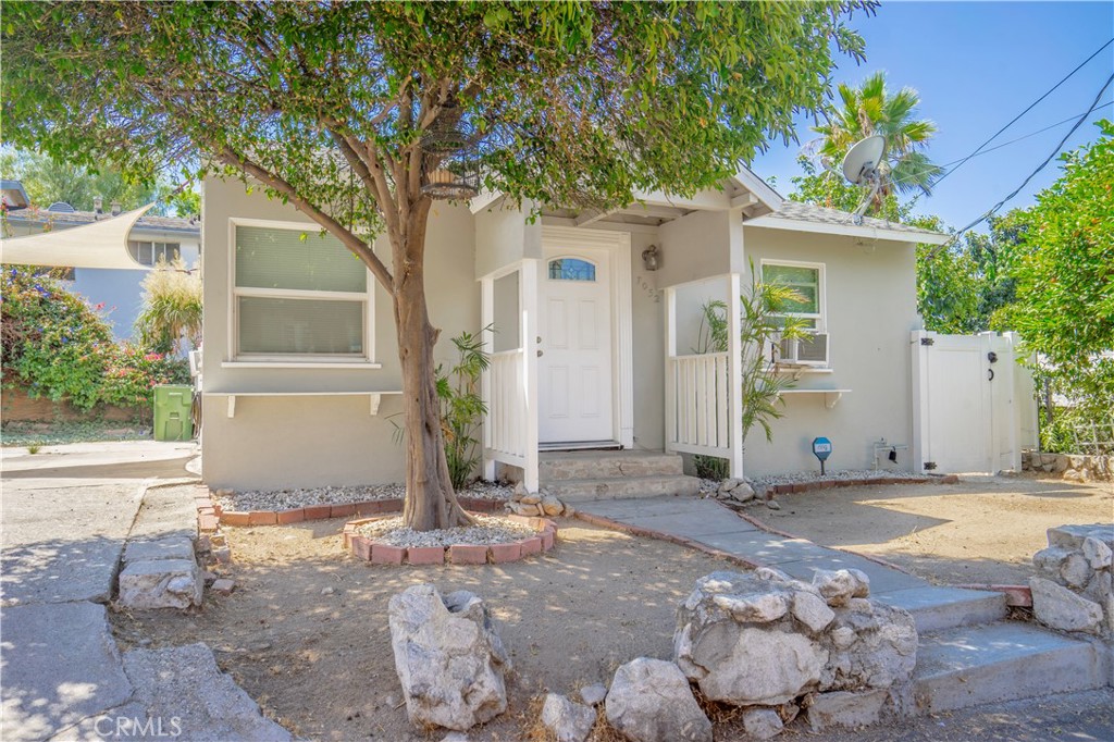 7052 Day Street