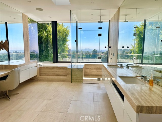 Detail Gallery Image 17 of 68 For 1188 Roberto Ln, Los Angeles,  CA 90077 - 5 Beds | 7 Baths