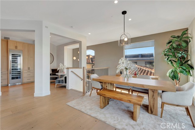 221 Carnation Avenue, Corona del Mar CA: https://media.crmls.org/medias/be045d2e-7d88-4ce5-8ae5-318ae9aa3212.jpg