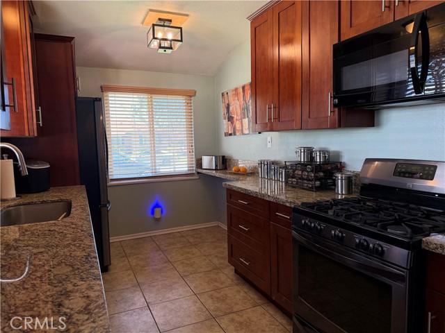 Detail Gallery Image 13 of 36 For 9406 Rose Ave, Montclair,  CA 91763 - 3 Beds | 2 Baths