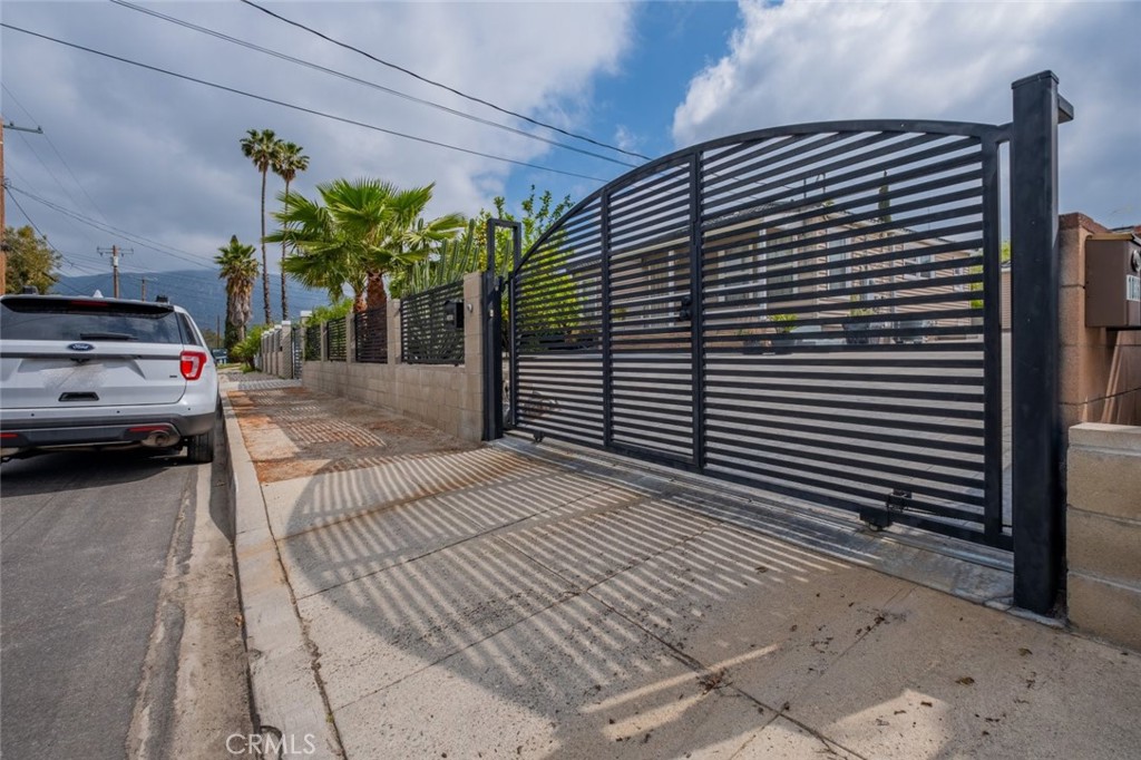 10404 Jardine Avenue