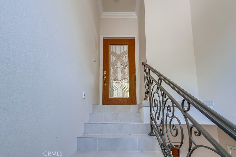 https://media.crmls.org/medias/be068f2d-3897-4246-81cf-53b61fcc9da6.jpg?preset=X-Large