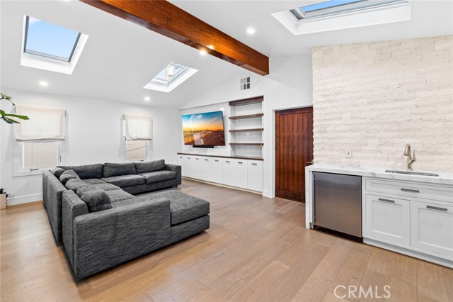 Detail Gallery Image 18 of 40 For 518 Marigold Avenue, Corona Del Mar,  CA 92625 - 4 Beds | 4 Baths