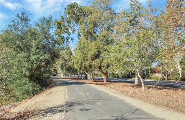 25712 Le Parc, Lake Forest CA: https://media.crmls.org/medias/be08c02b-88e6-4bc0-a1a3-d72559b009fb.jpg
