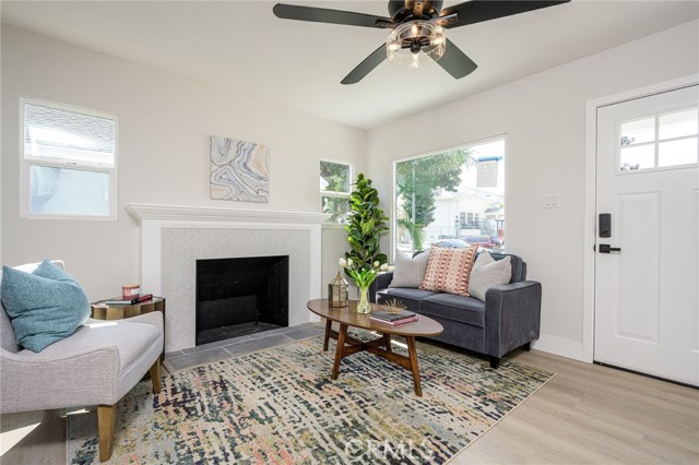 5126 4th Avenue, Los Angeles, CA, 90043 5126 4th Avenue, Los Angeles, CA, 90043