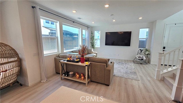 1612 Whitmore Loop, Chula Vista CA: https://media.crmls.org/medias/be0986d7-36e3-43e6-95dd-d7d3cdb8a434.jpg
