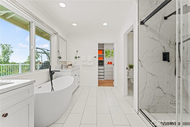 21492 Countryside Drive, Lake Forest CA: https://media.crmls.org/medias/be0a96c1-fcf5-4c63-89ea-ccdc3f5840a9.jpg