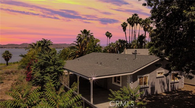 17300 Grand Avenue, Lake Elsinore CA: https://media.crmls.org/medias/be0ab1fc-b37e-4270-ae61-0cd7569fc47a.jpg