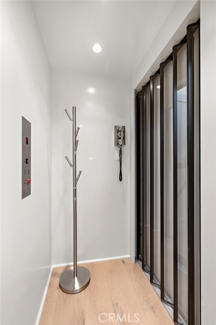 Detail Gallery Image 46 of 68 For 711 1/2 Marigold, Corona Del Mar,  CA 92625 - 2 Beds | 2/1 Baths