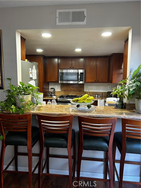 9826 CALIFORNIA Avenue, South Gate CA: https://media.crmls.org/medias/be0ace69-dc05-4694-a4b1-f8d8d1e599c4.jpg
