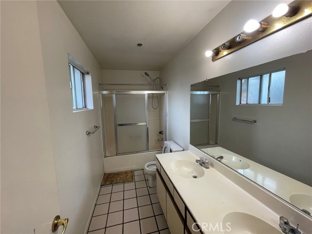 Detail Gallery Image 17 of 22 For 1575 S Reservoir St #H,  Pomona,  CA 91766 - 3 Beds | 3 Baths