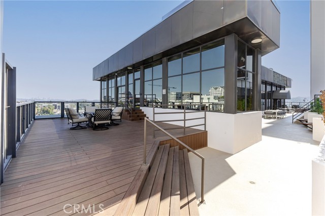 343 Pioneer Drive, Glendale CA: https://media.crmls.org/medias/be0b4665-a96b-4177-bf64-66b33236d640.jpg