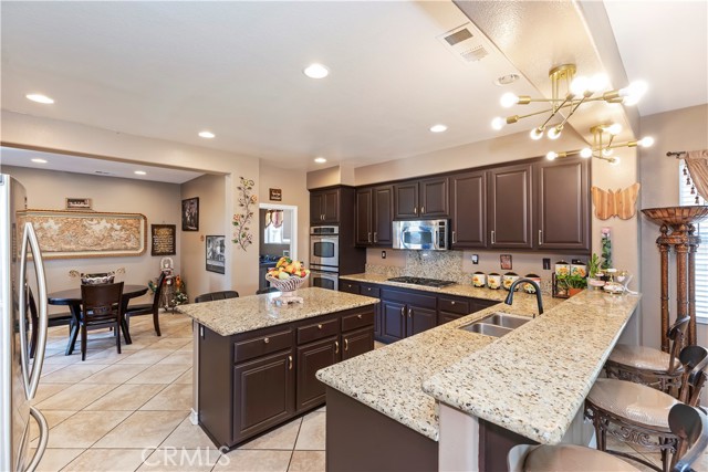 Detail Gallery Image 12 of 45 For 27488 Murrieta Oaks Ave, Murrieta,  CA 92562 - 4 Beds | 3 Baths