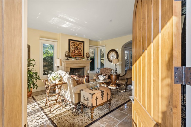 Detail Gallery Image 4 of 50 For 3222 Clay St, Newport Beach,  CA 92663 - 3 Beds | 2/1 Baths
