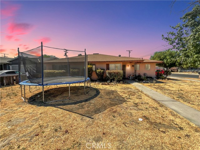 Detail Gallery Image 1 of 1 For 810 S Santa Fe St, Hemet,  CA 92543 - 2 Beds | 1/1 Baths