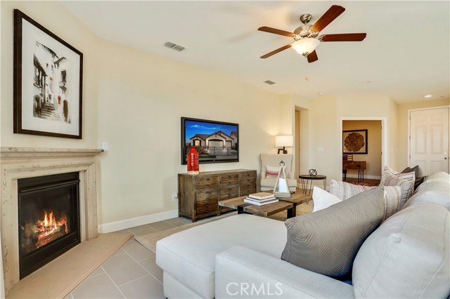 Detail Gallery Image 14 of 26 For 448 Barrett Ln, Los Banos,  CA 93635 - 4 Beds | 3 Baths