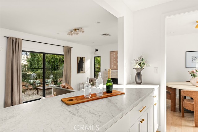 Detail Gallery Image 11 of 40 For 4935 Agnes Ave, Valley Village,  CA 91607 - 5 Beds | 3 Baths