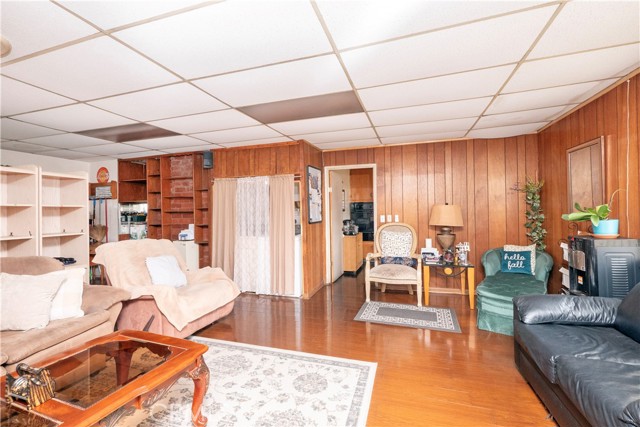 2996 Gladstone Street, Pomona CA: https://media.crmls.org/medias/be0dbb46-8ba9-4f1d-a71e-66770ac428ad.jpg