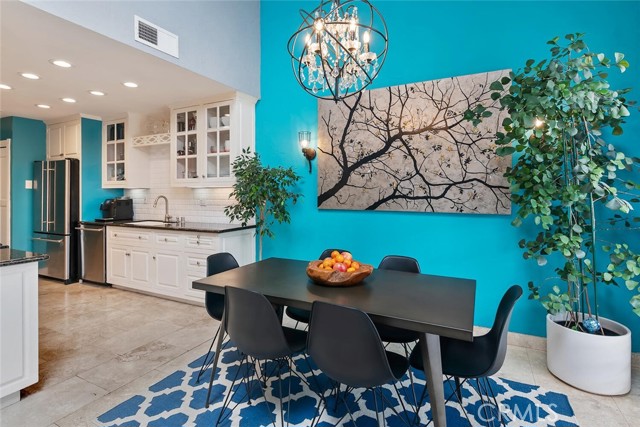 13331 Moorpark Street, Sherman Oaks CA: https://media.crmls.org/medias/be0de02a-f4ec-4aa4-b1ea-da438f9c7d9e.jpg