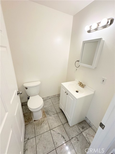 1528 N Alexandria Avenue, Los Angeles CA: https://media.crmls.org/medias/be0e2b13-dd3c-4186-848e-40bd2678abad.jpg