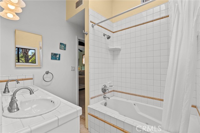 Detail Gallery Image 23 of 34 For 3935 Vista Ct, La Crescenta,  CA 91214 - 2 Beds | 2 Baths