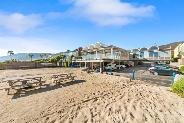 6216 Tapia Drive, Malibu CA: https://media.crmls.org/medias/be0fa3e9-cce5-4cf5-8c6d-fffcc35f2456.jpg