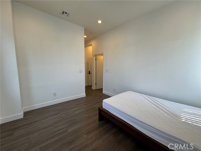 1737 1/2 Magnolia Avenue, Los Angeles CA: https://media.crmls.org/medias/be0fb7e4-57c6-4a96-85eb-e0cfcfc59a54.jpg