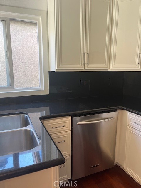 Detail Gallery Image 4 of 23 For 507 1/2 Narcissus Ave, Corona Del Mar,  CA 92625 - 3 Beds | 2 Baths