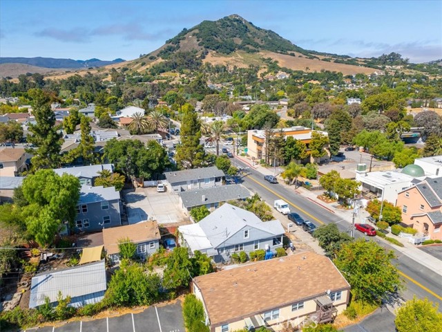 1143 Walnut Street, San Luis Obispo CA: https://media.crmls.org/medias/be10dca4-bbc2-4886-a4e8-ff0cda74222c.jpg