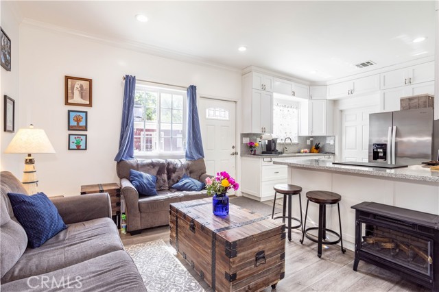 7744 Rhea Avenue, Reseda CA: https://media.crmls.org/medias/be1121fb-d401-4500-baa6-2d9dada027d1.jpg