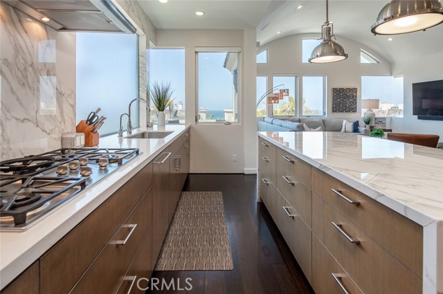 2804 Highland Avenue, Manhattan Beach, California 90266, 4 Bedrooms Bedrooms, ,3 BathroomsBathrooms,Residential,Sold,Highland,SB22116768