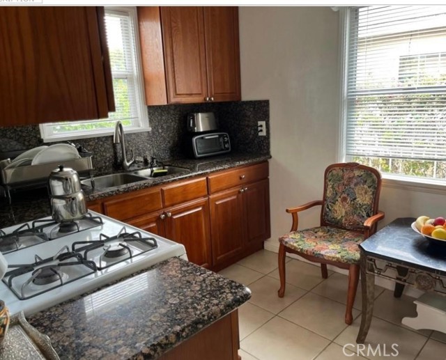 6861 N White Oak Avenue, Reseda (los Angeles), California 91335, 3 Bedrooms Bedrooms, ,2 BathroomsBathrooms,Residential Lease,For Rent,6861 N White Oak Avenue,CRSR25156255