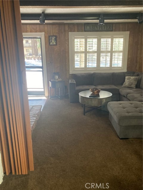 Detail Gallery Image 4 of 28 For 645 Summit Bld #3,  Big Bear Lake,  CA 92315 - 2 Beds | 1/1 Baths
