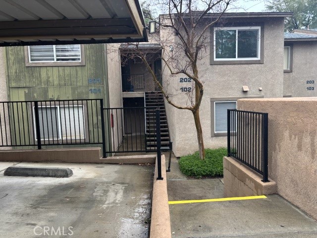 Detail Gallery Image 2 of 17 For 2608 Avenida Del Vista #102,  Corona,  CA 92882 - 1 Beds | 1 Baths