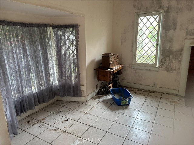 4058 Bledsoe Avenue, Culver City CA: https://media.crmls.org/medias/be12f95e-b004-46c3-bb39-8550588d819f.jpg