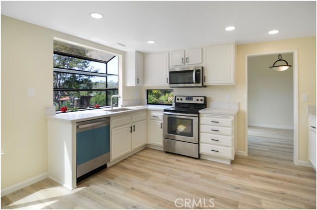 Detail Gallery Image 12 of 36 For 27571 Chantada, Mission Viejo,  CA 92692 - 3 Beds | 2/1 Baths