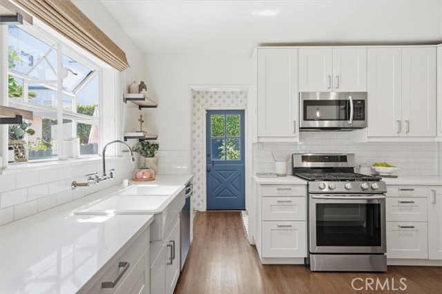 1039 8th Street, Hermosa Beach, California 90254, 2 Bedrooms Bedrooms, 0 ,1 BathroomBathrooms,Residential,For Sale,8th,0,SB26121769