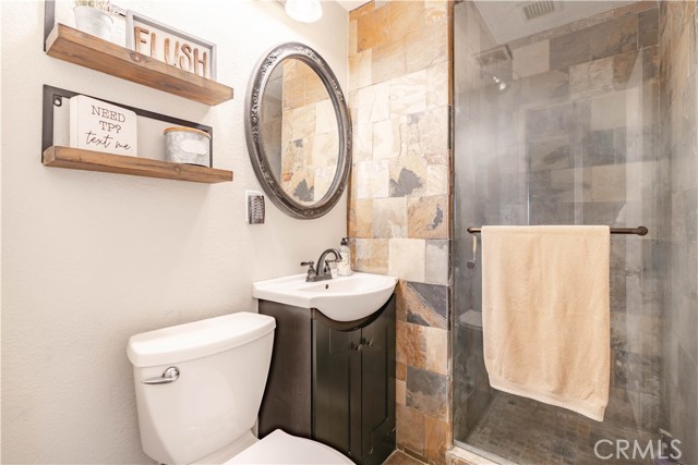 Image 31 of 43 For 4611 Myra  