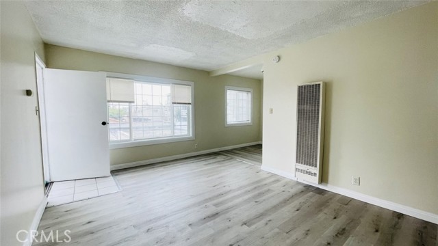 1083 Gaviota Avenue, Long Beach CA: https://media.crmls.org/medias/be153f69-3421-461c-9c9e-04ac2f008161.jpg